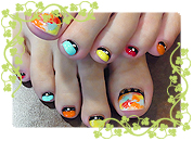 カラフルフットネイル
