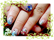キラキラお花ネイル