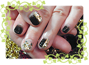 ブラック×キラキラネイル